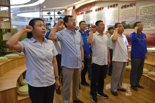 不忘初心跟黨走 牢記使命勇?lián)?——前河村黨支部和南韓化工黨支部走進(jìn)初心學(xué)堂35