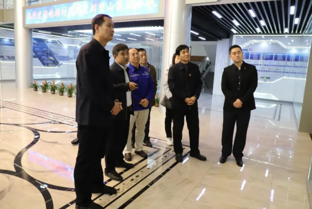 市政府研究室主任翟國梁到重山光電調研62