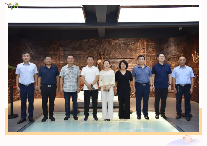 扎魯特旗旗領(lǐng)導到重山集團考察84