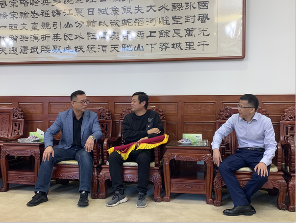 【頭條】捐贈愛(ài)心水泥 助力鄉村振興96